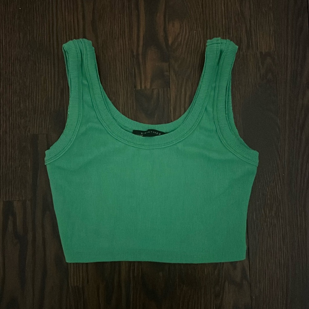 Signature 8 Ribbed Jersey Crop Top